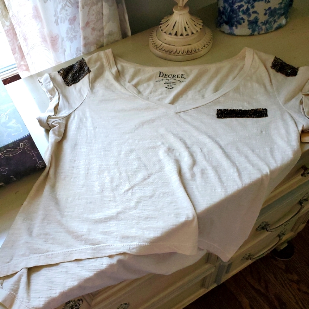 Crop top tee shirt cap sleeve with embellishments